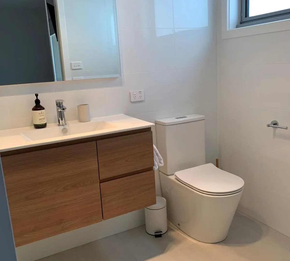 Vineyard Views Brand New Sleeps 6 20 Mins To Cbd Villa Hobart Casa vacanze
